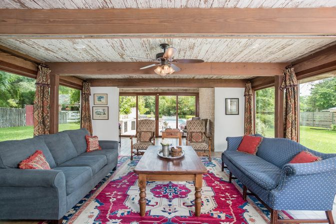 Sweet Escape: Historic 3500 sq ft Luxury Estate: Heated Pool, Hot Tub & Walkable to Main St image 9