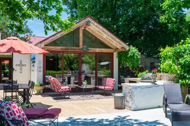 Sweet Escape: Historic 3500 sq ft Luxury Estate: Heated Pool, Hot Tub & Walkable to Main St image 43
