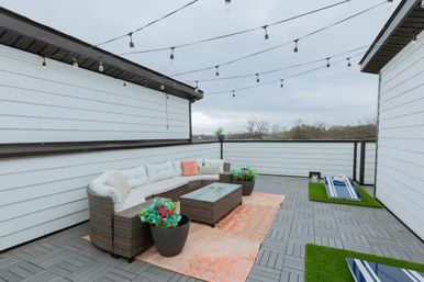 Dolly’s Pink Palace: Country-Chic Stay Near Broadway with Private Rooftop Deck image 42