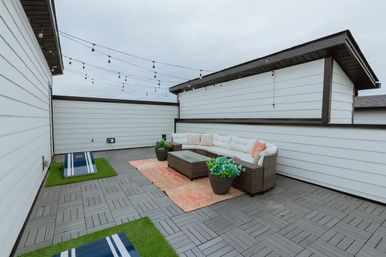 Dolly’s Pink Palace: Country-Chic Stay Near Broadway with Private Rooftop Deck image 4