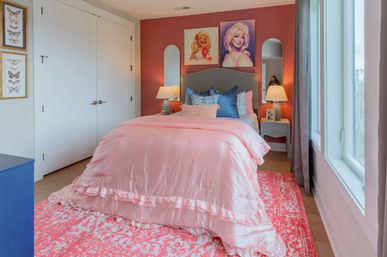Dolly’s Pink Palace: Country-Chic Stay Near Broadway with Private Rooftop Deck image 17