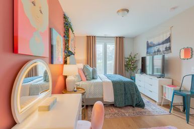 Dolly’s Pink Palace: Country-Chic Stay Near Broadway with Private Rooftop Deck image 24