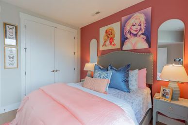 Dolly’s Pink Palace: Country-Chic Stay Near Broadway with Private Rooftop Deck image 20