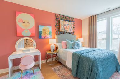Dolly’s Pink Palace: Country-Chic Stay Near Broadway with Private Rooftop Deck image 22