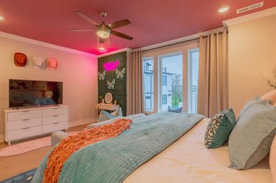 Dolly’s Pink Palace: Country-Chic Stay Near Broadway with Private Rooftop Deck image 34