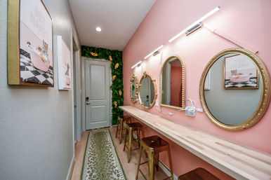 The Secret Garden HTX: Stylish 5 BR Home with Hot Tub, Chef, Massage & Mixology class image 24
