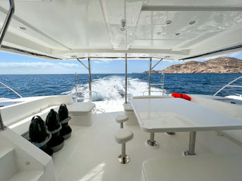 Luxury 2 Bay Catamaran with Snorkeling, Open Bar & Lunch (Up to 30 Passengers) image 30