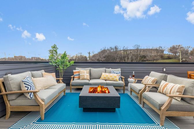 The Duet at Lynwood Row: 3-Story Home with Rooftop Lounge image 42