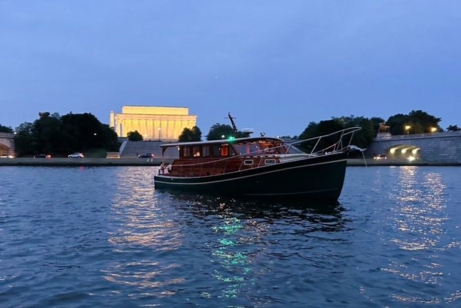 Private Yacht Charter Aboard Independence: A Quiet Luxury DC Yacht Cruise image 7