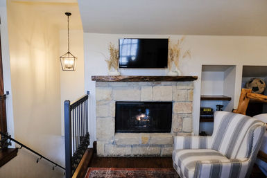 The Winchester Lodge: Boutique Hill Country Stay Just One Block from Main Street image 87