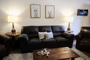 The Winchester Lodge: Boutique Hill Country Stay Just One Block from Main Street image 115