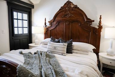 The Winchester Lodge: Boutique Hill Country Stay Just One Block from Main Street image 11