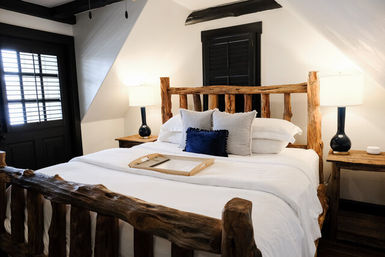 The Winchester Lodge: Boutique Hill Country Stay Just One Block from Main Street image 93