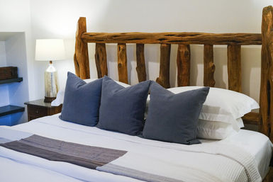 The Winchester Lodge: Boutique Hill Country Stay Just One Block from Main Street image 20