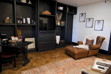 The Winchester Lodge: Boutique Hill Country Stay Just One Block from Main Street image 43