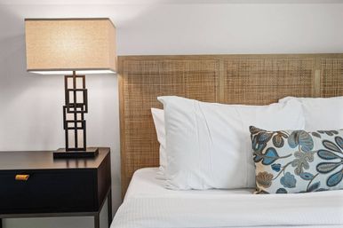 Sultana: Luxe Tarrytown Treehouse + Pool image 14