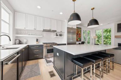 Sultana: Luxe Tarrytown Treehouse + Pool image 12