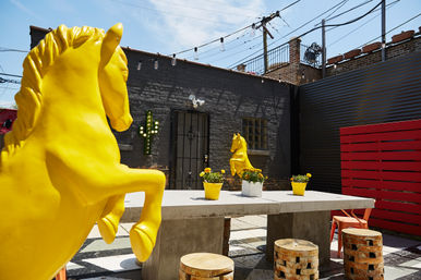 Southwestern Themed El Motel Bangtel in Logan Square with Private Patio & Grill image 12
