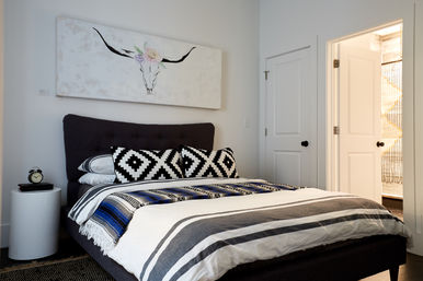Southwestern Themed El Motel Bangtel in Logan Square with Private Patio & Grill image 41