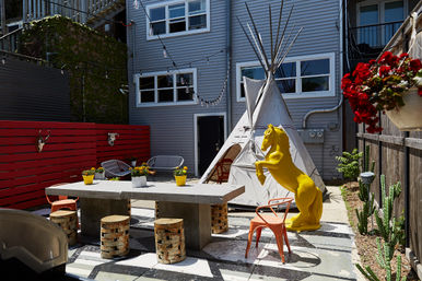 Southwestern Themed El Motel Bangtel in Logan Square with Private Patio & Grill image 5