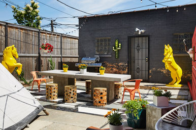 Southwestern Themed El Motel Bangtel in Logan Square with Private Patio & Grill image 1