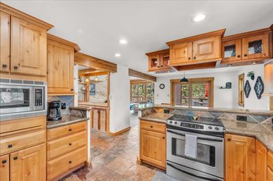 Creekside Mountain Lodge: Hot Tub + Scenic Views on 3 Private Acres image 18