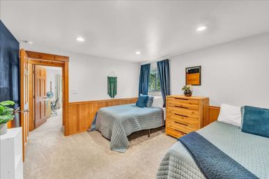 Creekside Mountain Lodge: Hot Tub + Scenic Views on 3 Private Acres image 21