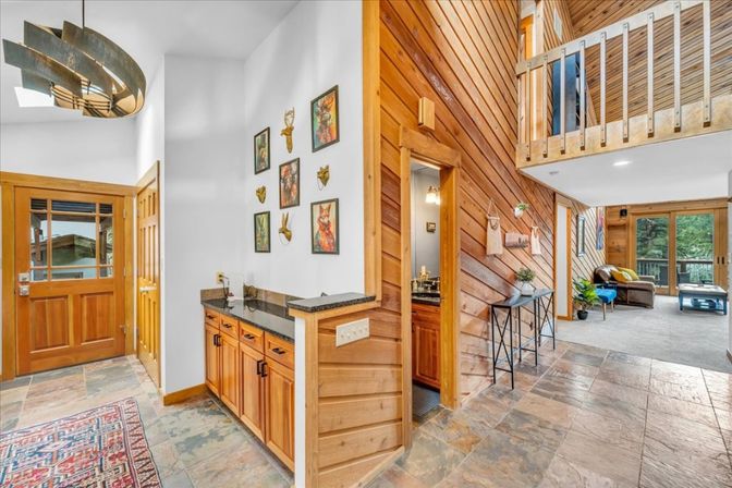 Creekside Mountain Lodge: Hot Tub + Scenic Views on 3 Private Acres image 5