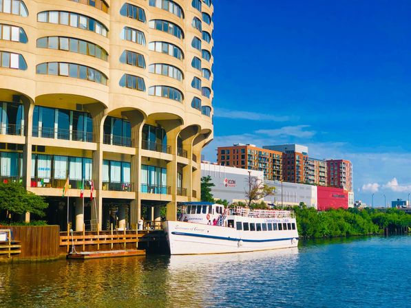 Architecture Boat Tour on The Chicago River image 5