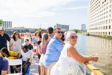 Architecture Boat Tour on The Chicago River image 19