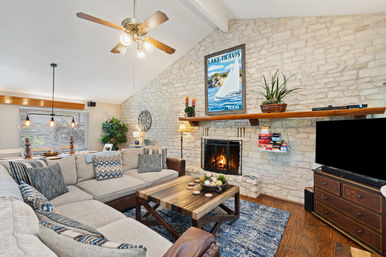 Lake Travis Waterfront Home: Sand Volleyball Court, Pool Table, Ping Pong & More image 11