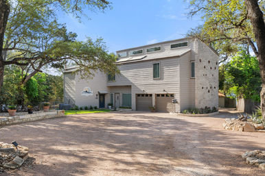 Lake Travis Waterfront Home: Sand Volleyball Court, Pool Table, Ping Pong & More image 5