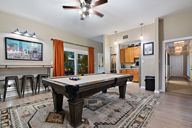 Lake Travis Waterfront Home: Sand Volleyball Court, Pool Table, Ping Pong & More image 17