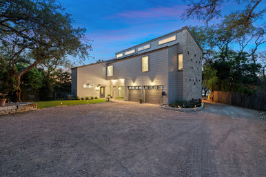 Lake Travis Waterfront Home: Sand Volleyball Court, Pool Table, Ping Pong & More image 23