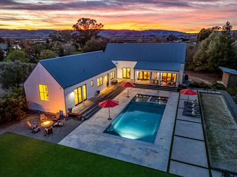 The Central Farmhouse: Luxury Sonoma Estate with Pool, Hot Tub & Bocce Court image 2