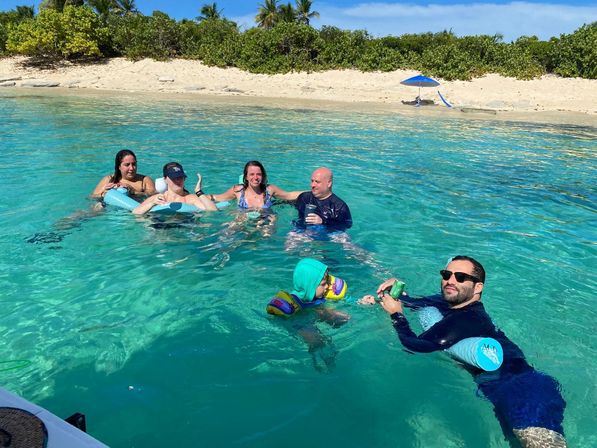 30 ft. Tiara Yatch Charter with Captain & Mate: Cruise to Islands East of Fajardo image 3