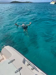 30 ft. Tiara Yatch Charter with Captain & Mate: Cruise to Islands East of Fajardo image 7