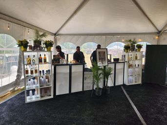 Take Your Event to the Next Level: Stylish Portable Bars & Bartenders for Any Celebration! image 7