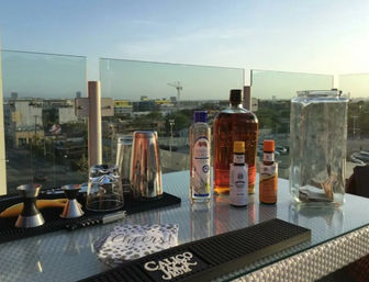 Take Your Event to the Next Level: Stylish Portable Bars & Bartenders for Any Celebration! image 6