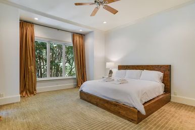 Casa Paradiso: Private Lake Austin Estate with Pool, Game Room & Boat Dock image 38