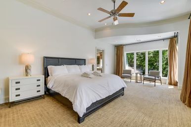 Casa Paradiso: Private Lake Austin Estate with Pool, Game Room & Boat Dock image 33
