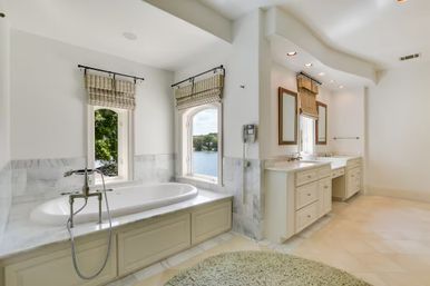 Casa Paradiso: Private Lake Austin Estate with Pool, Game Room & Boat Dock image 41