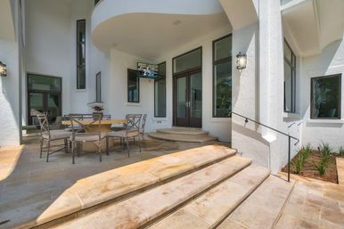 Casa Paradiso: Private Lake Austin Estate with Pool, Game Room & Boat Dock image 10