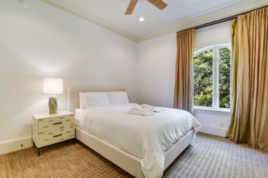 Casa Paradiso: Private Lake Austin Estate with Pool, Game Room & Boat Dock image 37