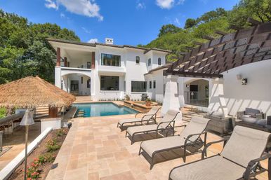 Casa Paradiso: Private Lake Austin Estate with Pool, Game Room & Boat Dock image 9