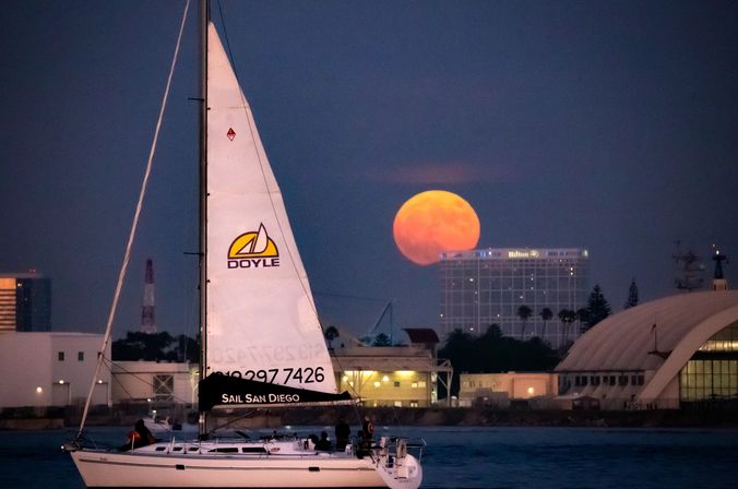 Sunset Sailing Cruise on a Catalina 400 with Complimentary Drinks & Stunning Coastal Views image 4