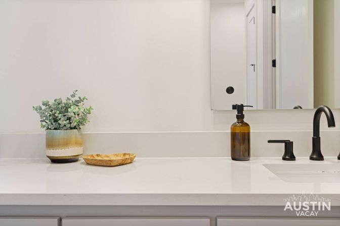 Modern East Austin Escape with Pool, Hot Tub & Grill image 35