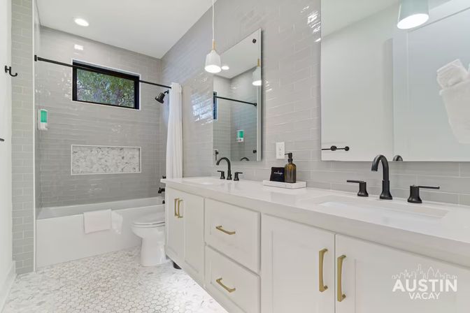 Modern East Austin Escape with Pool, Hot Tub & Grill image 36