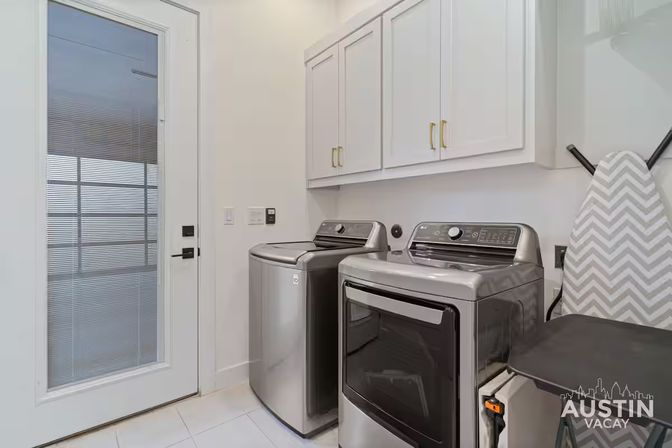 Modern East Austin Escape with Pool, Hot Tub & Grill image 37