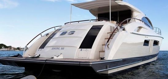 Private 75' Lazzara Yacht Charter: A Lavish Day on the Water image 7